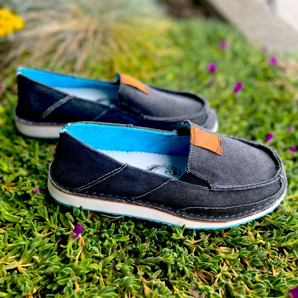 Slip ons